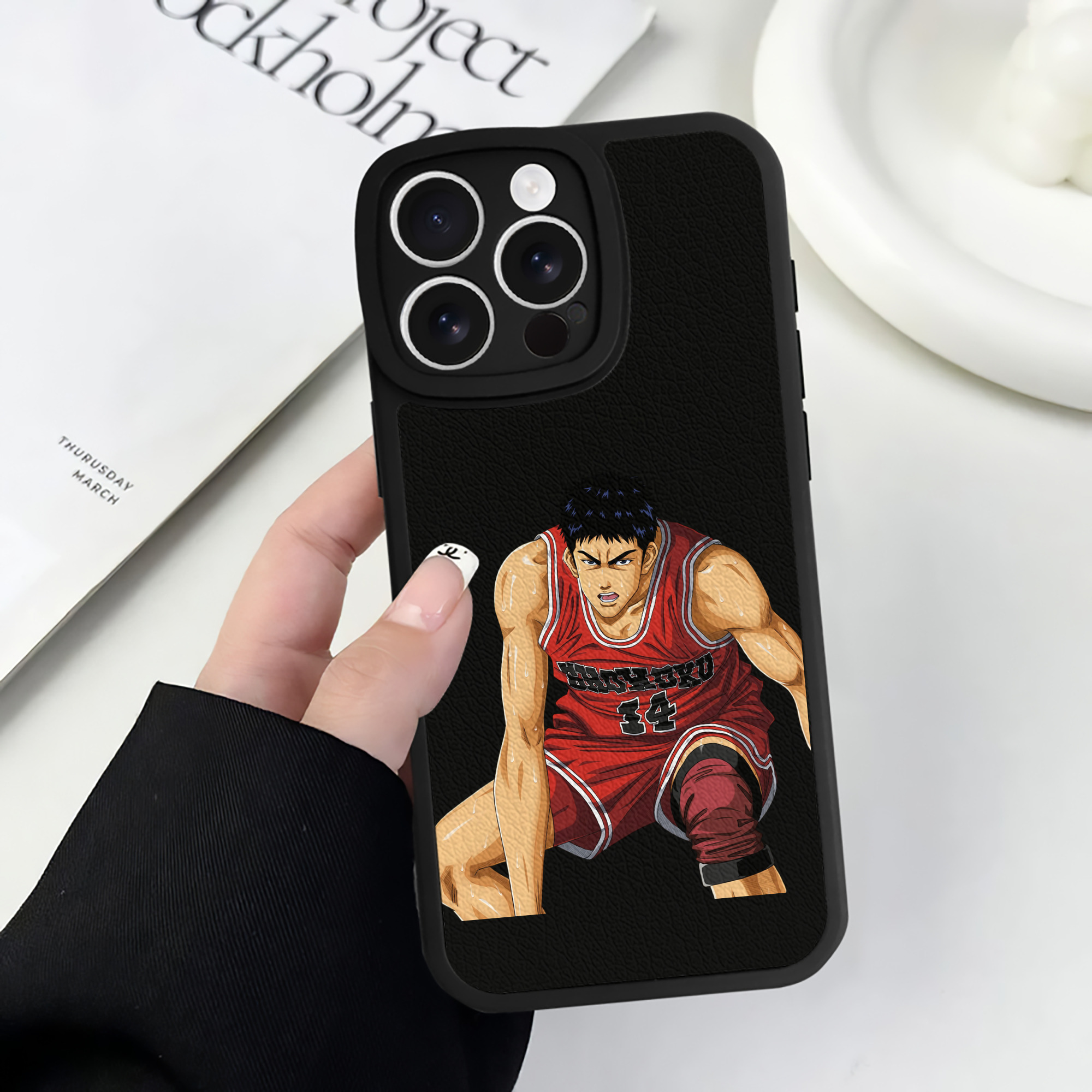 （画像用） SLAM DUNK／スラムダンク 【iPhone 16シリーズ対応】シリコンスマホケース（レザー調） 材質：シリコン